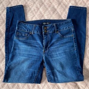 Women’s Cropped Skinny Jeans